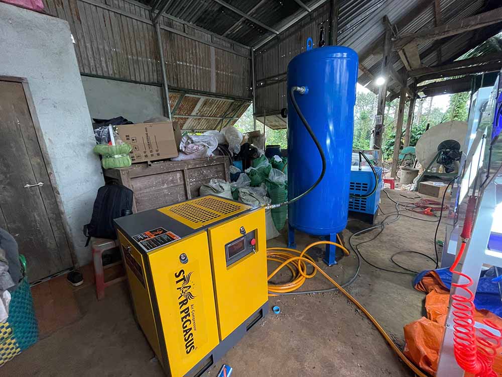 bàn giao máy bắn màu cà phê tươi SG-WB300s