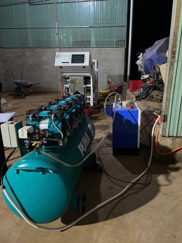 bàn giao máy bắn màu cà phê tươi SG-WB300S